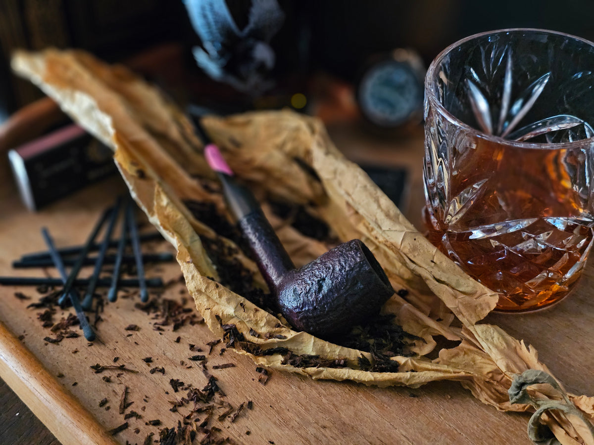 Crown Coachman Briar Pipe – English Heritage in Hand